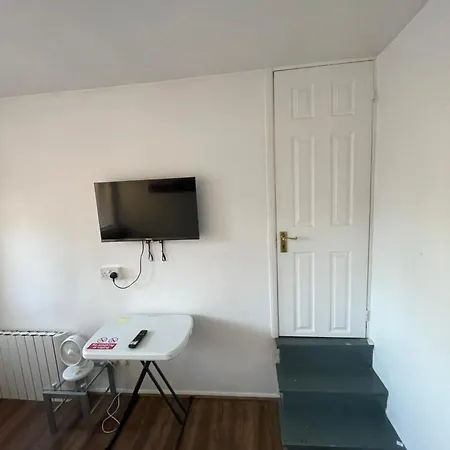 Fantastic Studio, Private Bathroom And Mini Kitchen. Thamesmead  Extérieur photo