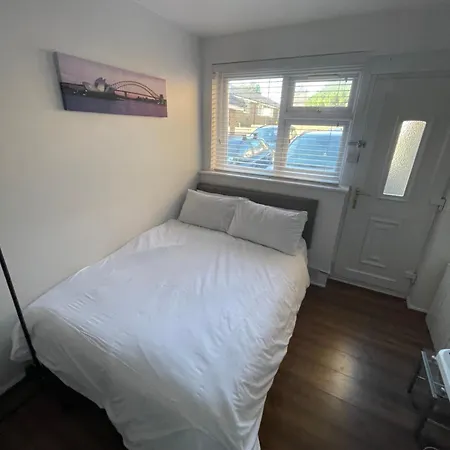 Fantastic Studio, Private Bathroom And Mini Kitchen. Thamesmead  Extérieur photo