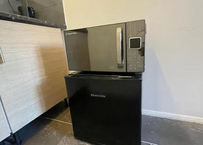 Fantastic Studio, Private Bathroom And Mini Kitchen.