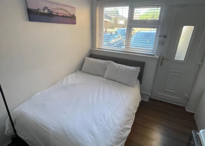 Fantastic Studio, Private Bathroom And Mini Kitchen.