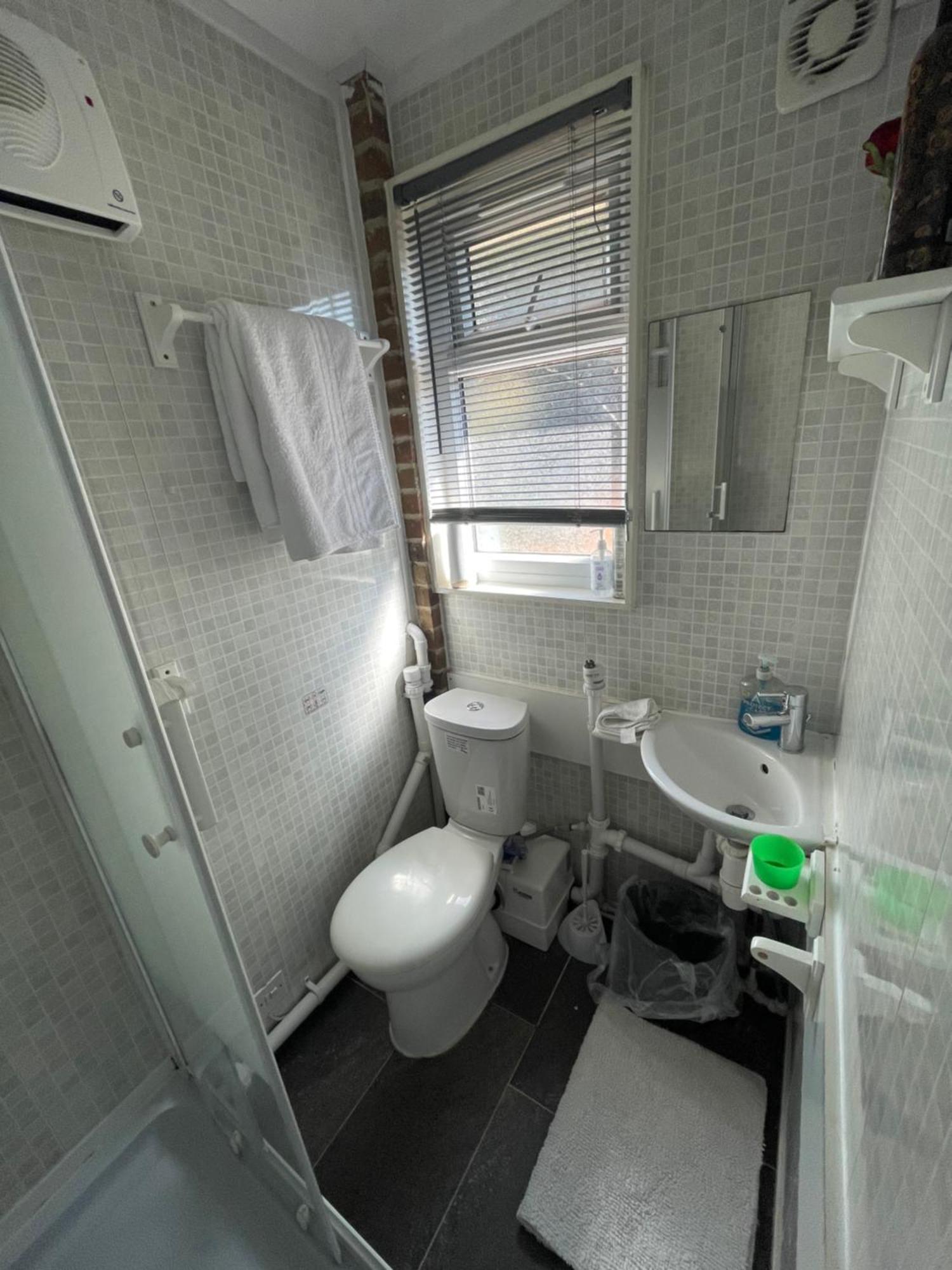 Apartment Fantastic Studio, Private Bathroom And Mini Kitchen. Thamesmead (Greater London)